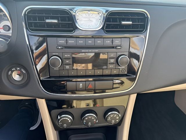 2012 Chrysler 200 Touring
