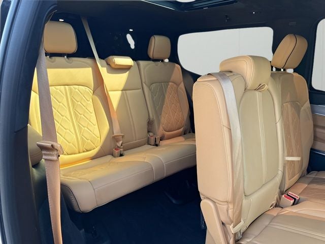 2022 Jeep Grand Wagoneer Series III