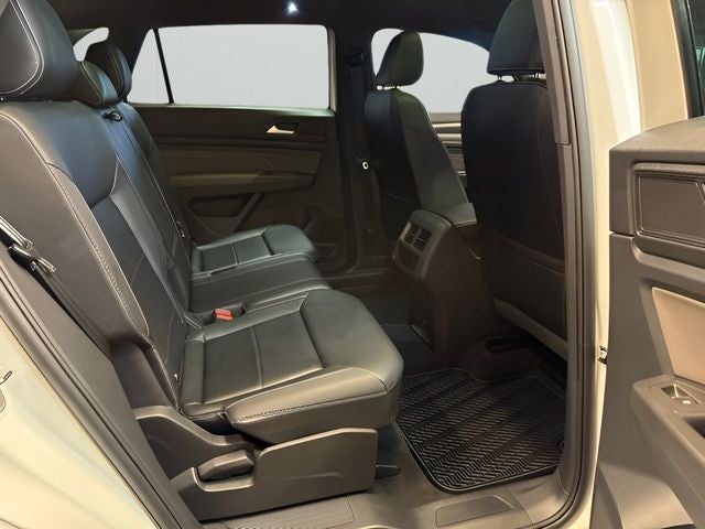 2022 Volkswagen Atlas Cross Sport 3.6L V6 SEL R-Line