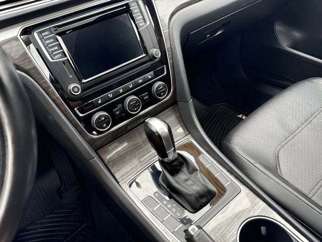 2016 Volkswagen Passat 1.8T SE