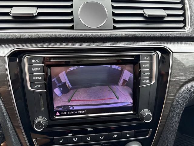 2016 Volkswagen Passat 1.8T SE