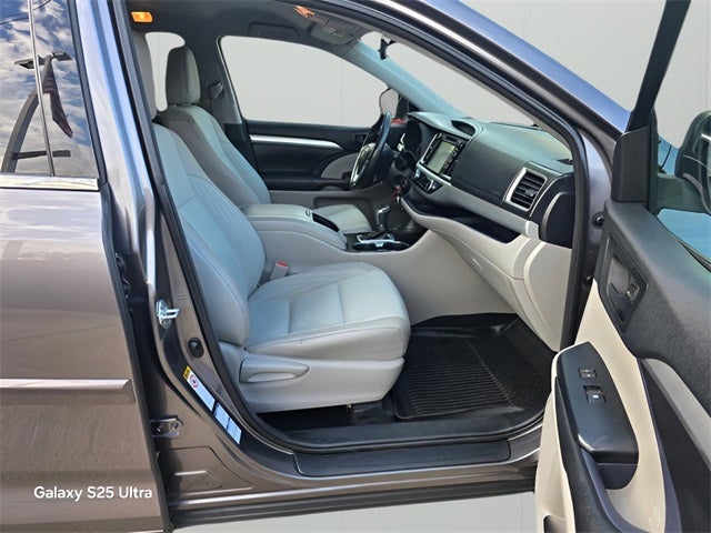 2017 Toyota Highlander LE Plus