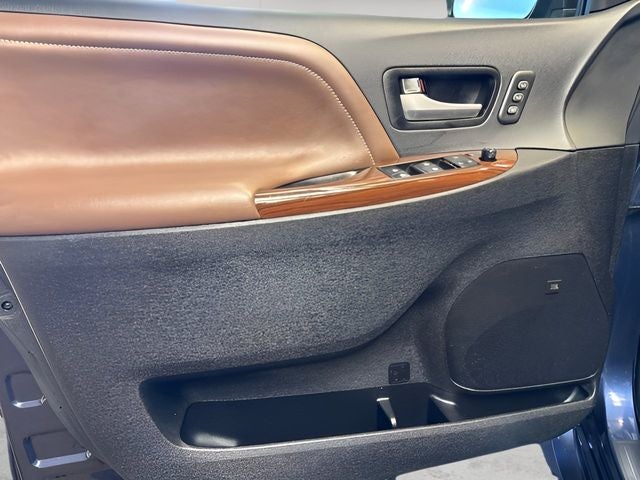 2019 Toyota Sienna Limited Premium 7 Passenger