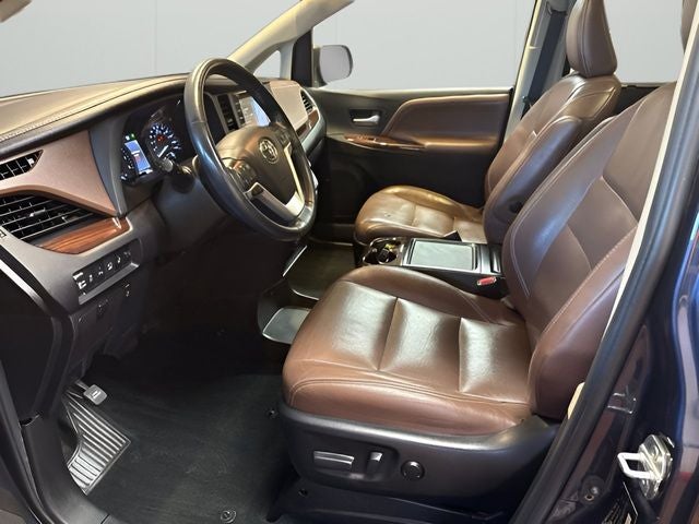 2019 Toyota Sienna Limited Premium 7 Passenger