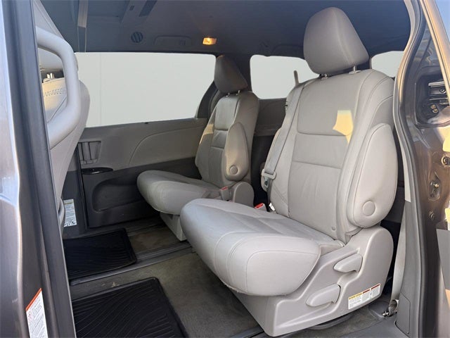 2016 Toyota Sienna XLE 8 Passenger