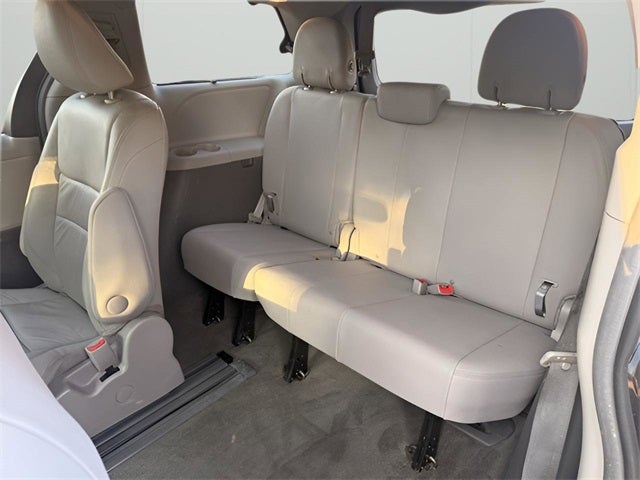 2016 Toyota Sienna XLE 8 Passenger