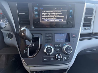 2016 Toyota Sienna XLE 8 Passenger