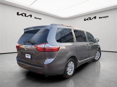 2016 Toyota Sienna XLE 8 Passenger