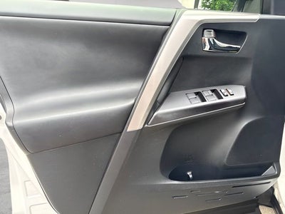 2016 Toyota RAV4 Hybrid XLE