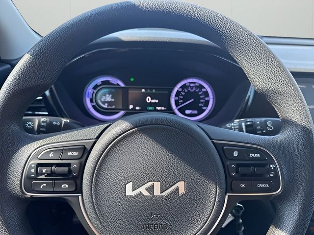2022 Kia Niro LX
