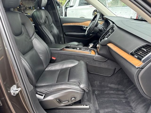 2020 Volvo XC90 T6 Inscription