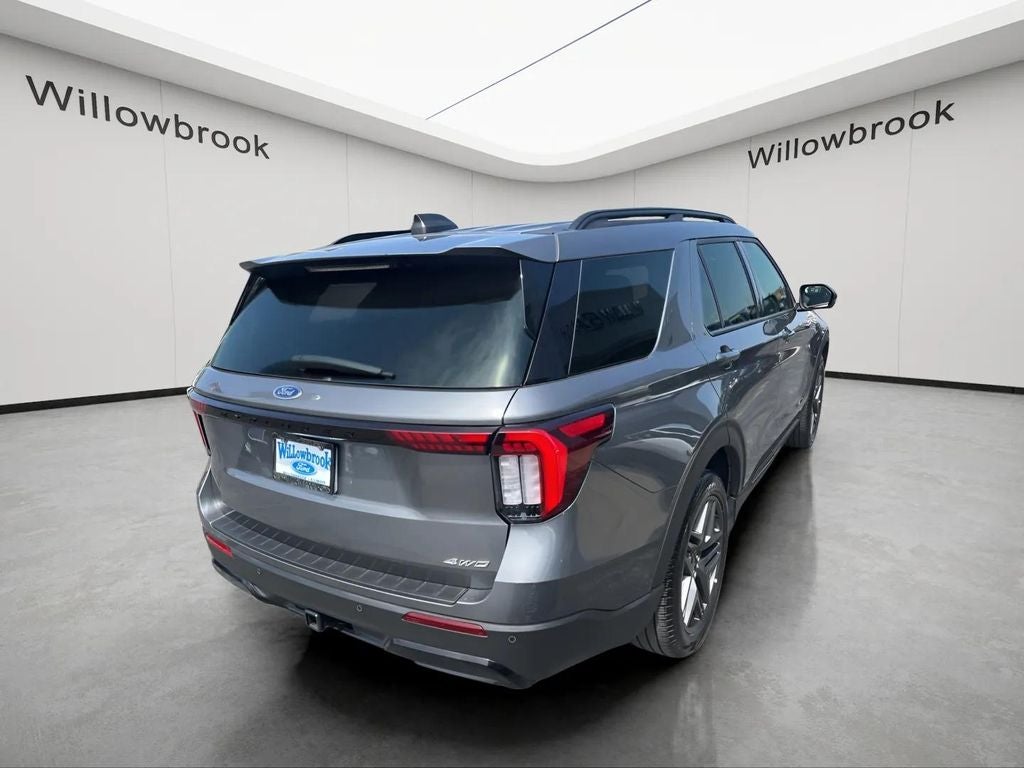 2025 Ford Explorer ST-Line