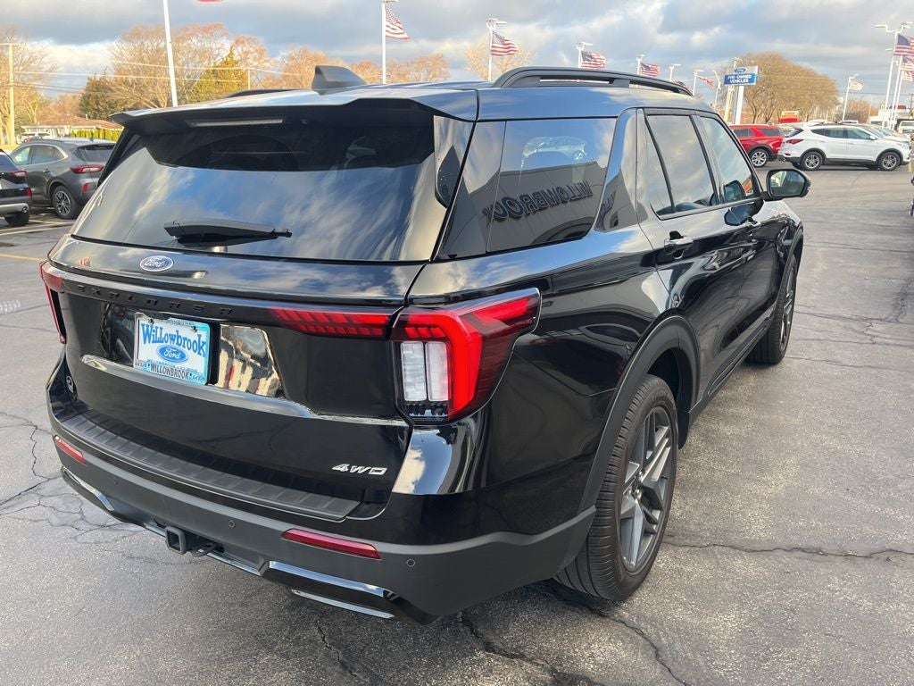 2025 Ford Explorer ST-Line
