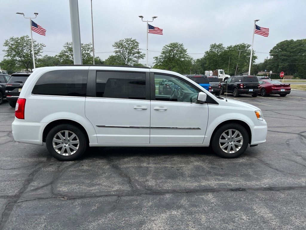 2016 Chrysler Town & Country Touring