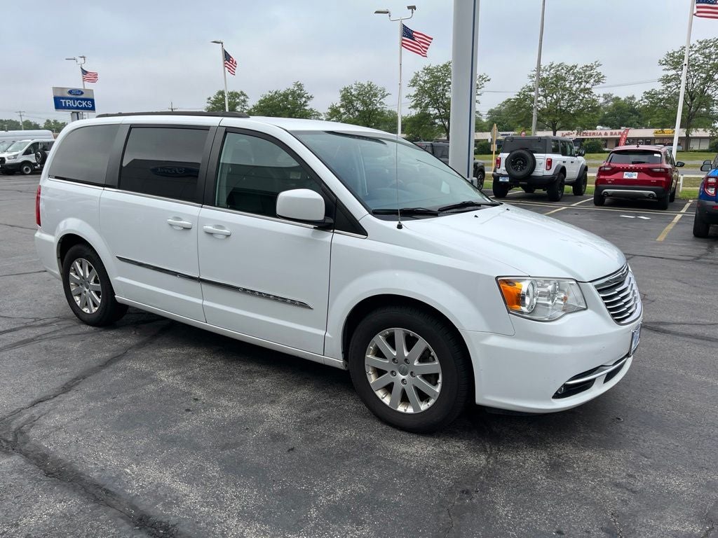 2016 Chrysler Town & Country Touring