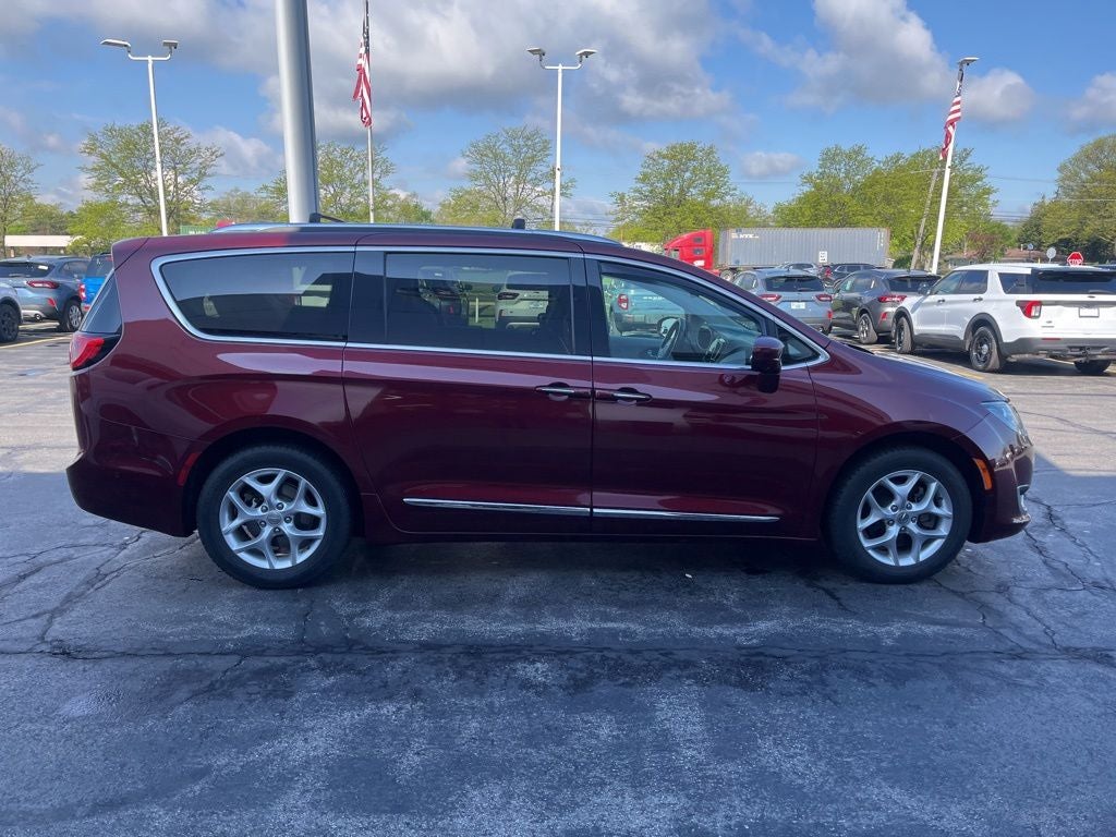 2017 Chrysler Pacifica Touring L Plus