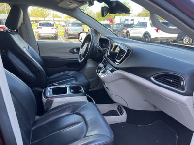 2017 Chrysler Pacifica Touring L Plus