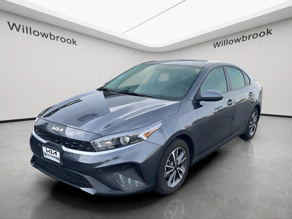 2023 Kia Forte LXS AT's photo