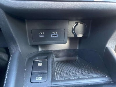 2022 Nissan Kicks SR