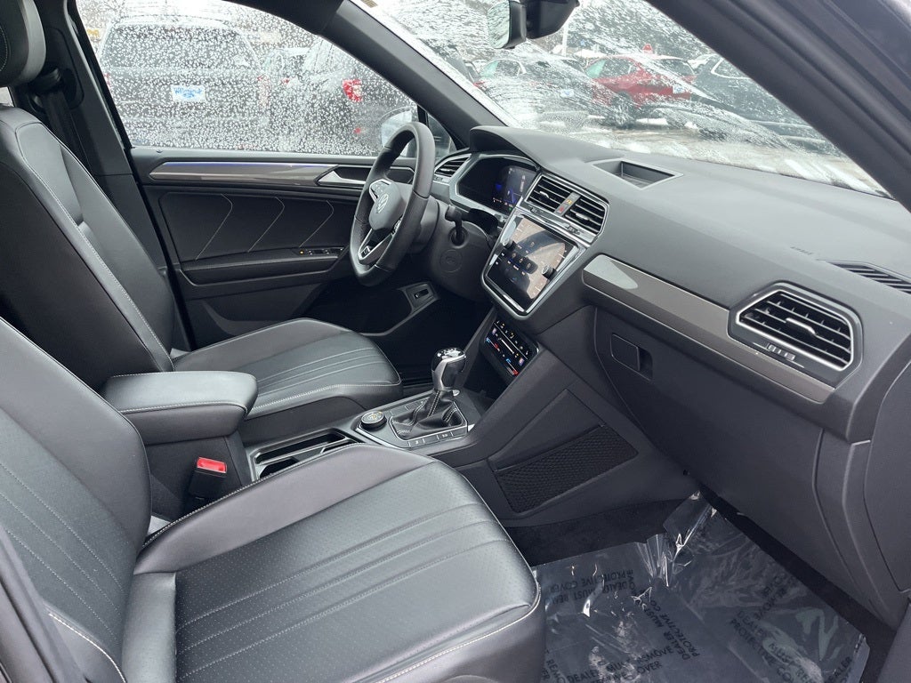 2022 Volkswagen Tiguan 2.0T SE R-Line Black
