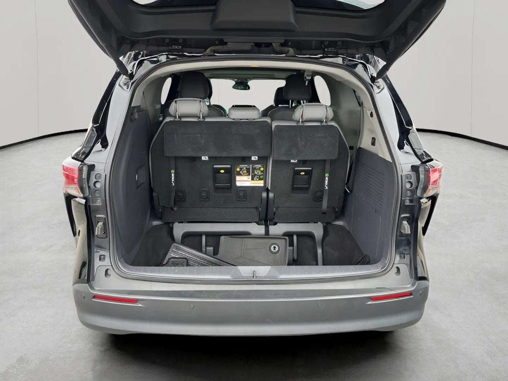 2022 Toyota Sienna XLE 7 Passenger