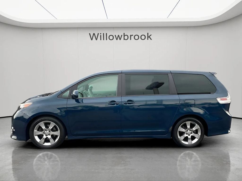 Used 2011 Toyota Sienna SE with VIN 5TDXK3DC6BS086798 for sale in Willowbrook, IL