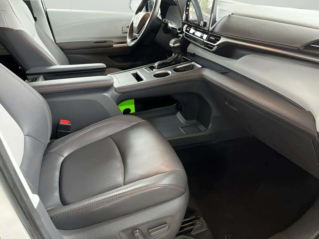 2021 Toyota Sienna XSE 7 Passenger