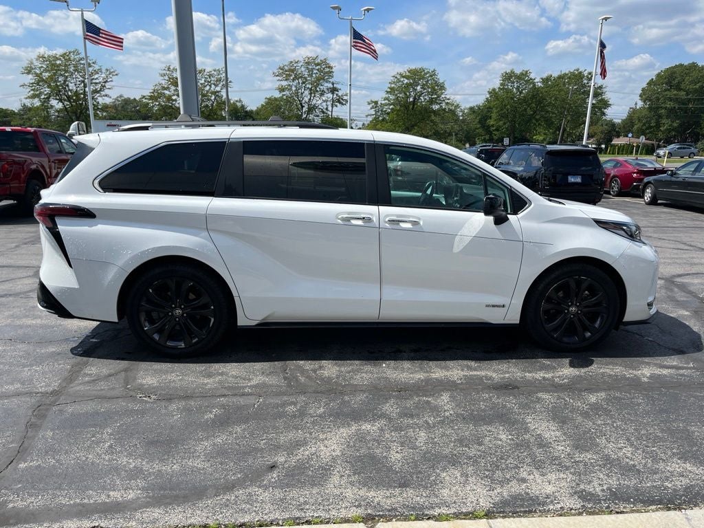 2021 Toyota Sienna XSE 7 Passenger