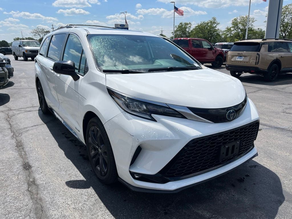 2021 Toyota Sienna XSE 7 Passenger