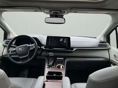 2021 Toyota Sienna XLE 8 Passenger