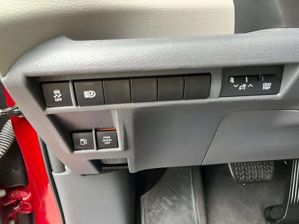 2021 Toyota Sienna XLE 8 Passenger