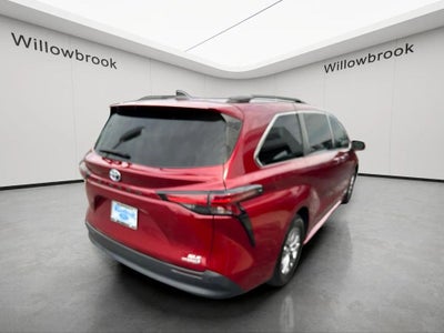 2021 Toyota Sienna XLE 8 Passenger