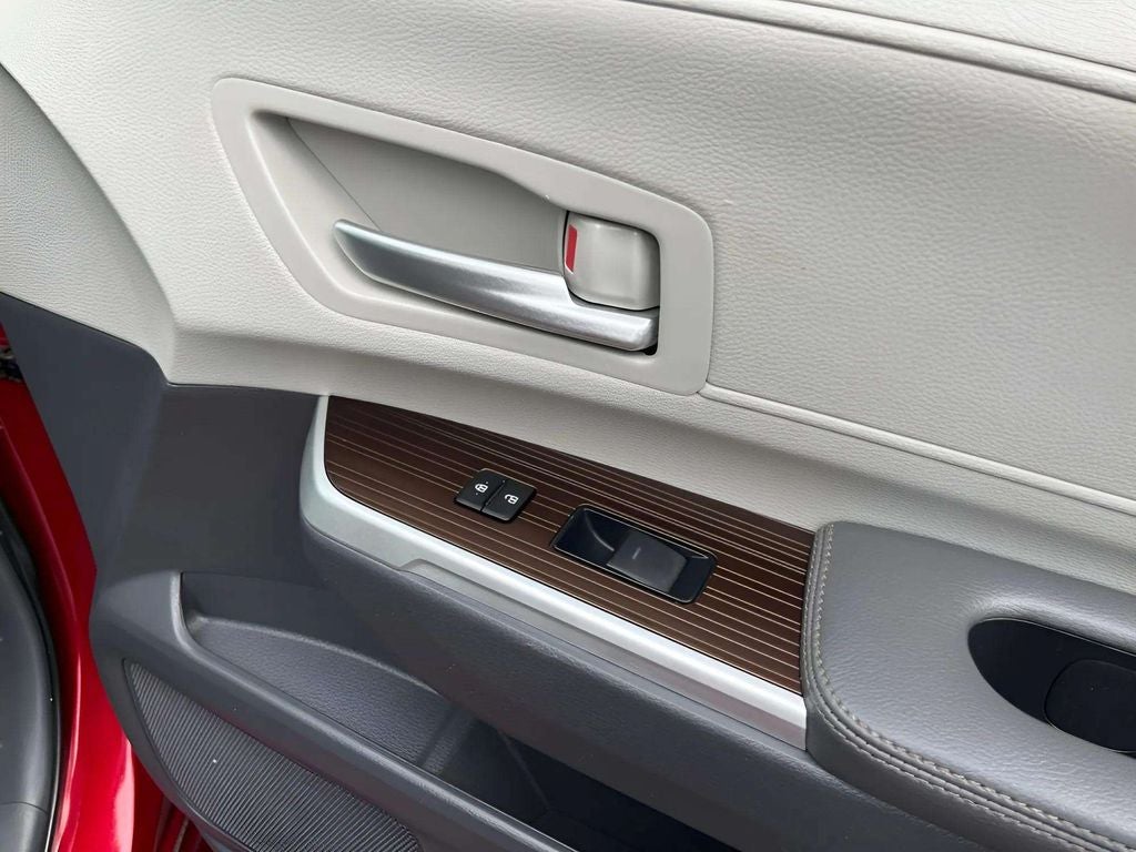 2021 Toyota Sienna XLE 8 Passenger