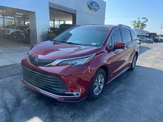2021 Toyota Sienna XLE 8 Passenger