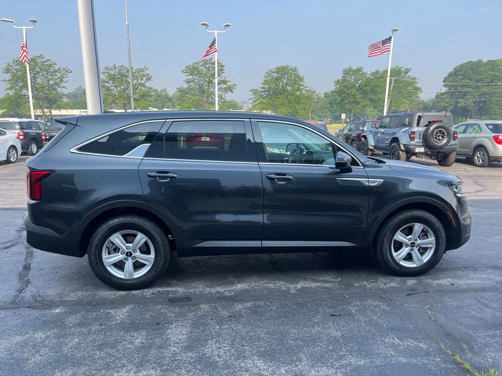 2022 Kia Sorento LX