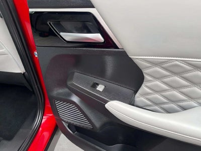 2023 Mitsubishi Outlander Base