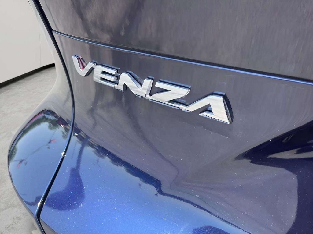 2023 Toyota Venza LE