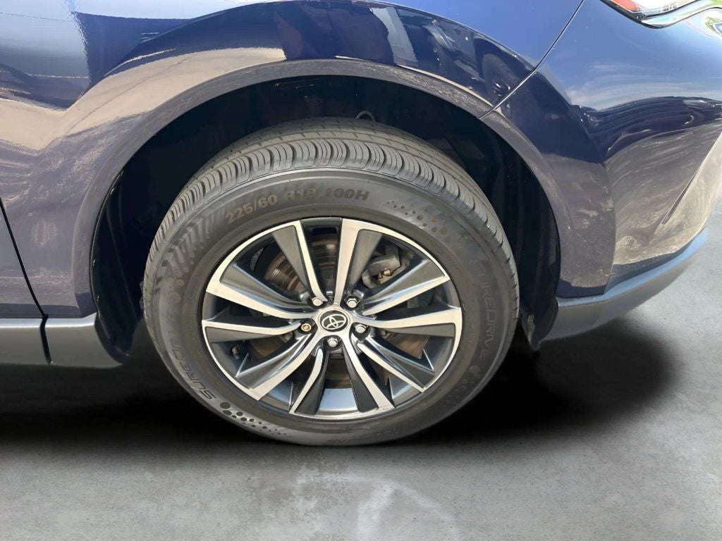 2023 Toyota Venza LE