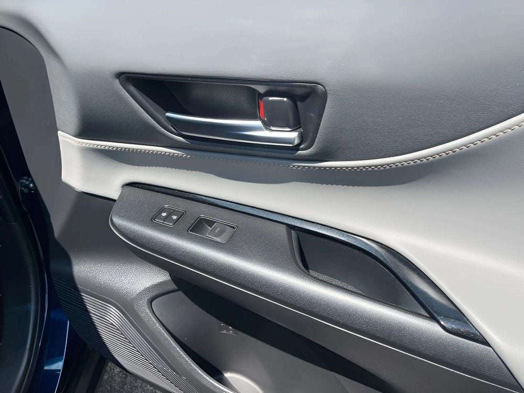 2023 Toyota Venza LE