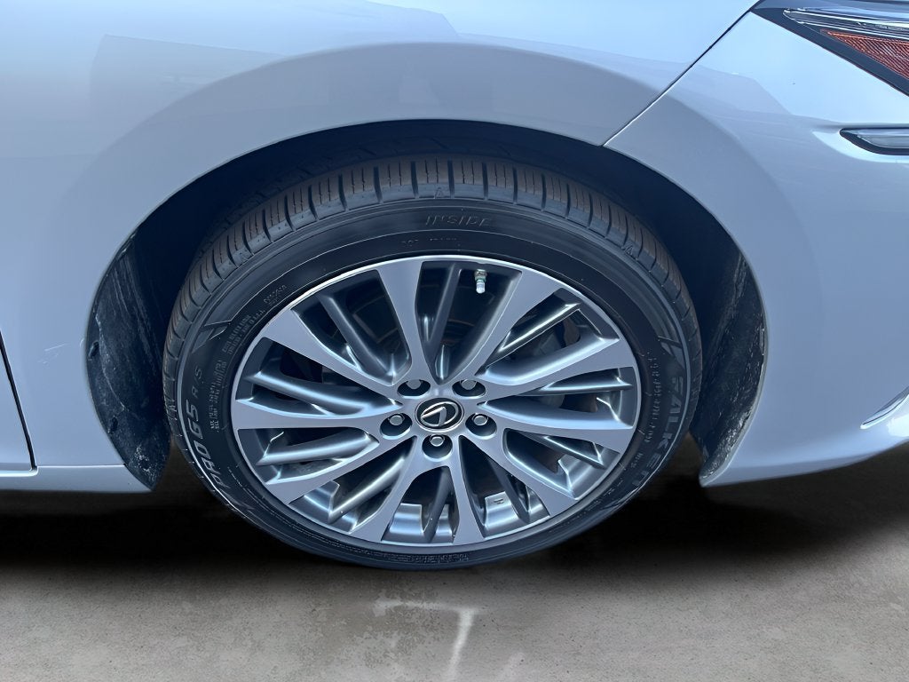 2019 Lexus ES 300h