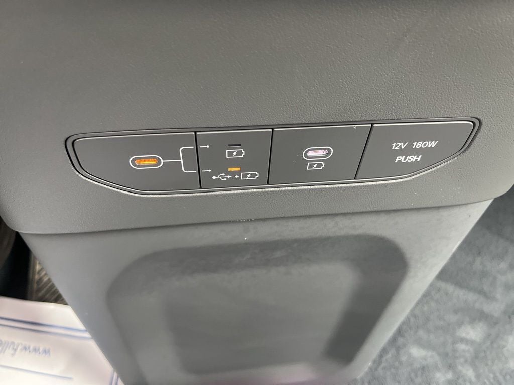 2024 Kia EV9 Land