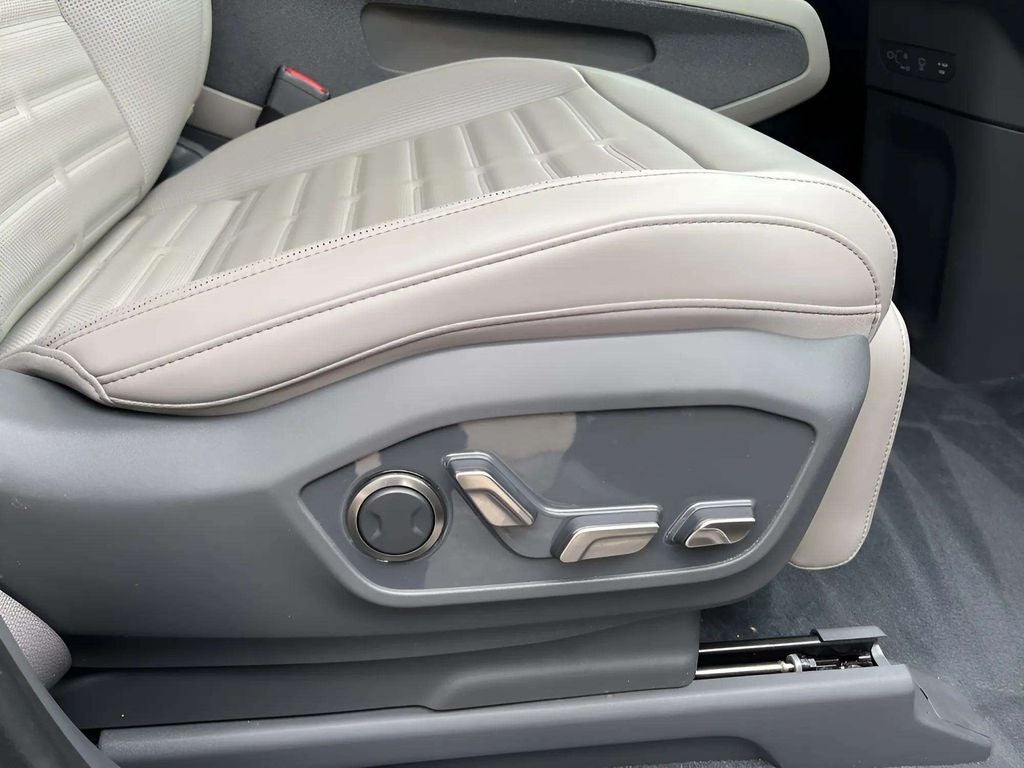 2024 Kia EV9 Land