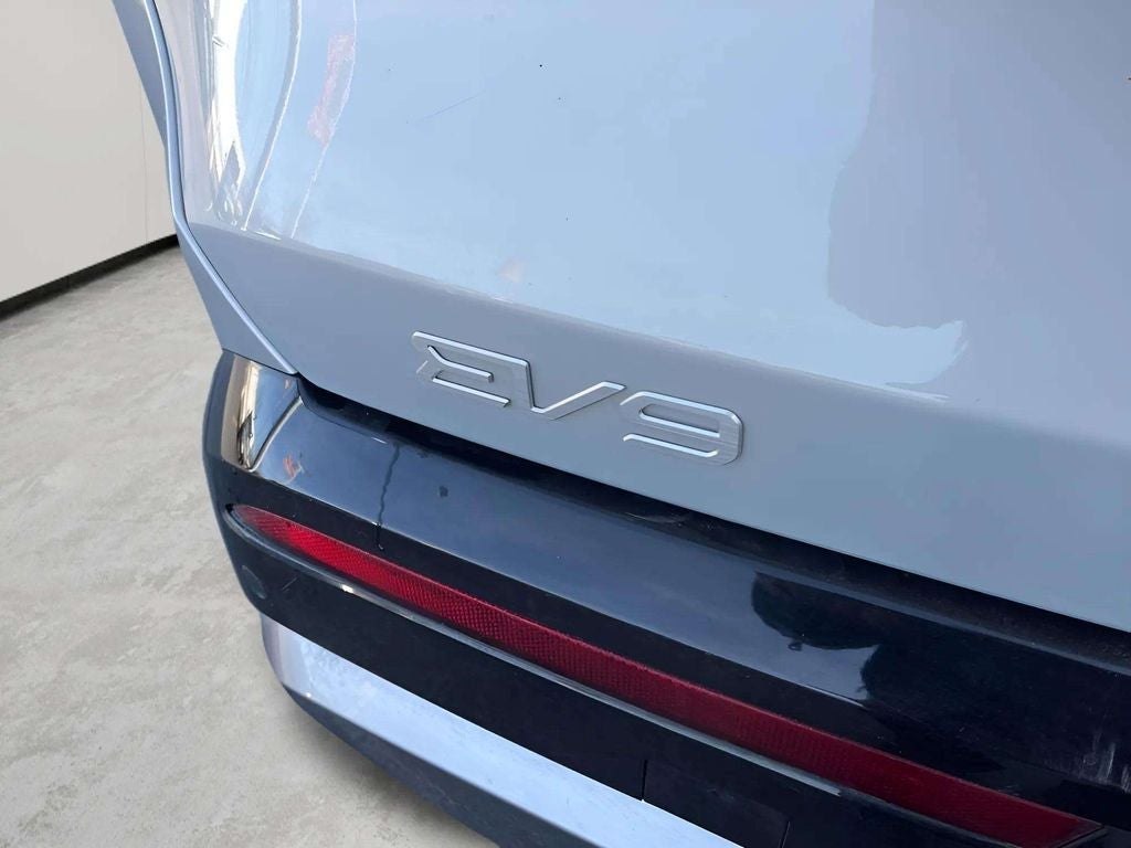 2024 Kia EV9 Land