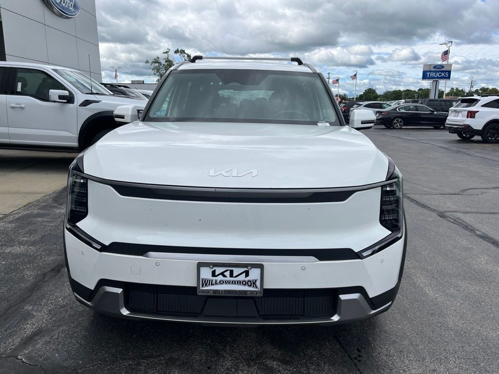 Used 2024 Kia EV9 Wind with VIN KNDAFFS56R6038521 for sale in Willowbrook, IL