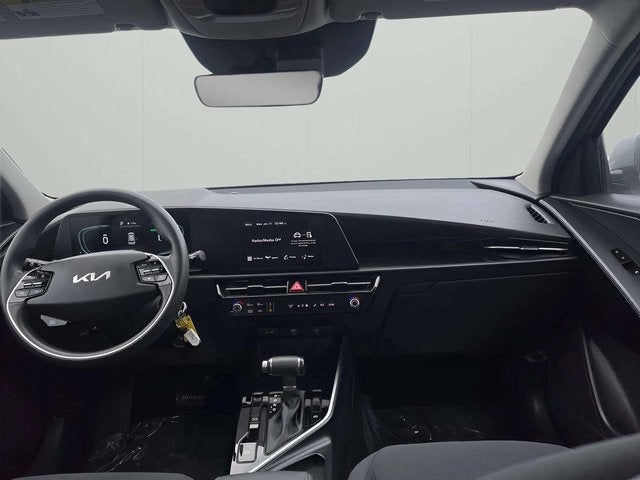 2023 Kia Niro LX