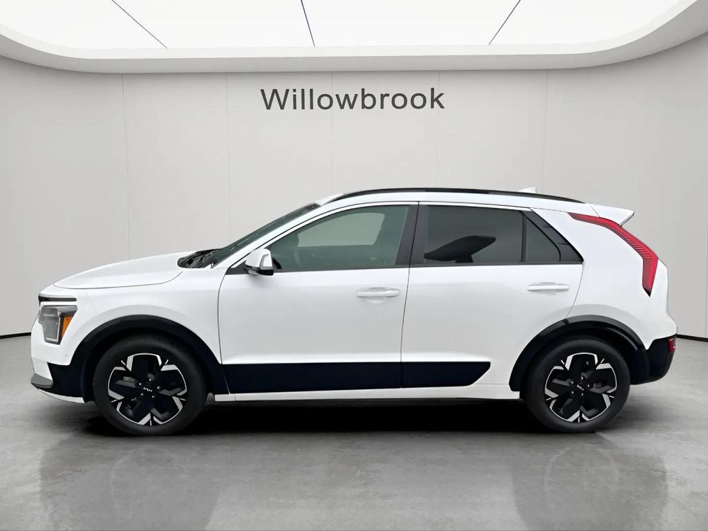 Used 2023 Kia Niro Wave with VIN KNDCT3L17P5048196 for sale in Willowbrook, IL