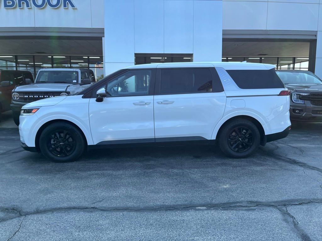 2022 Kia Carnival LX