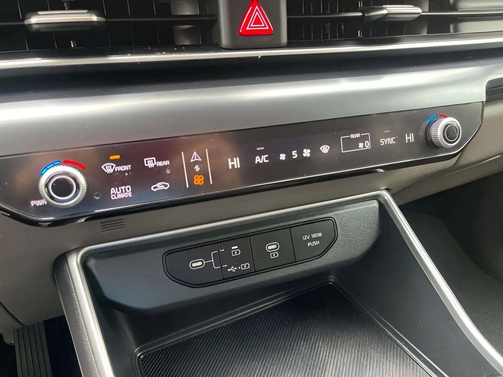2025 Kia Carnival LXS