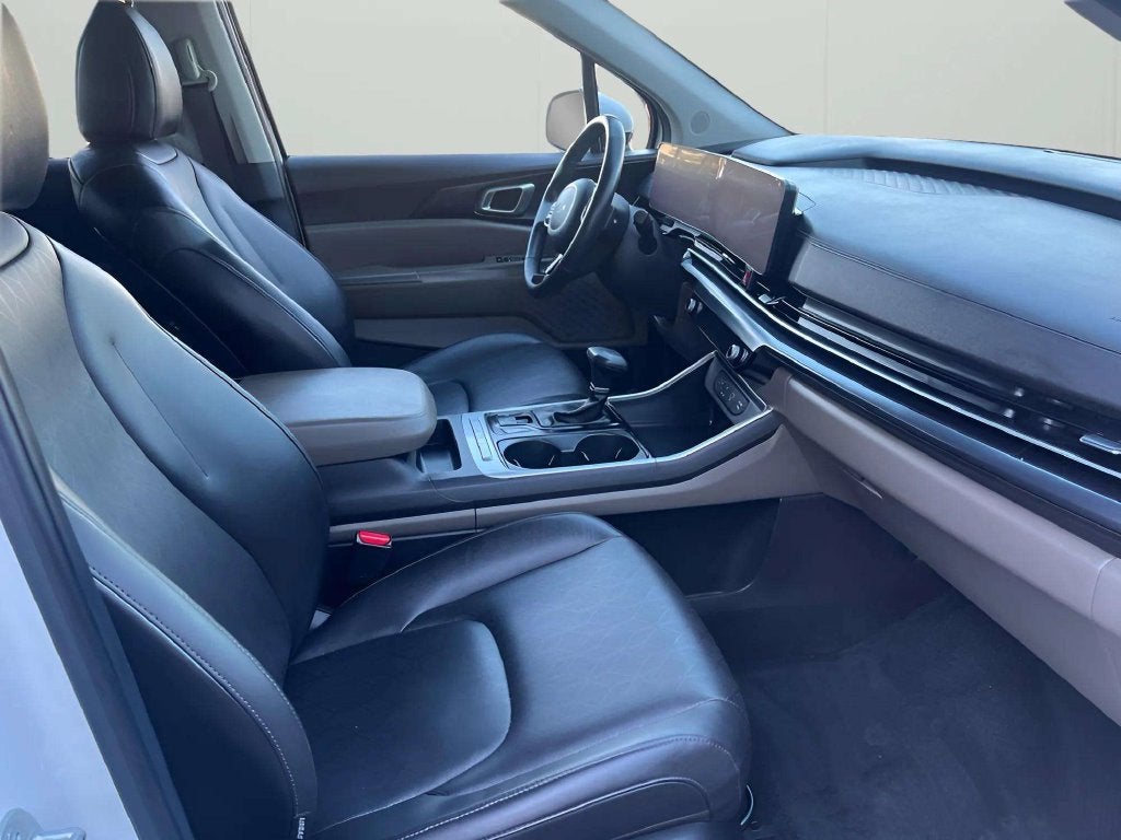 2025 Kia Carnival LXS