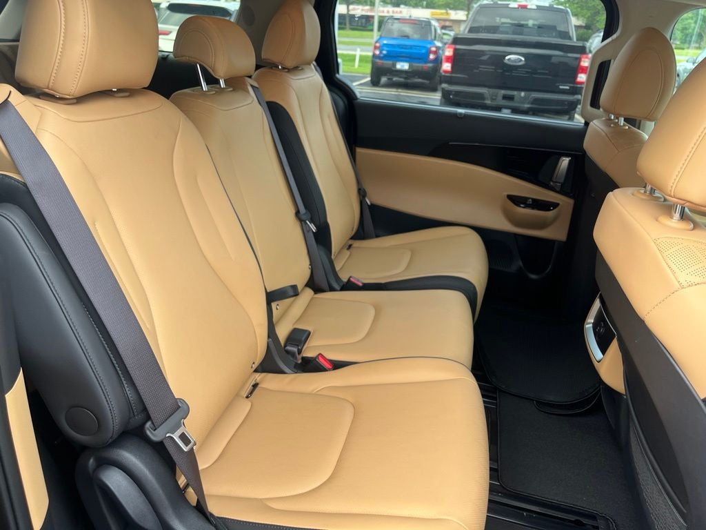 2024 Kia Carnival EX